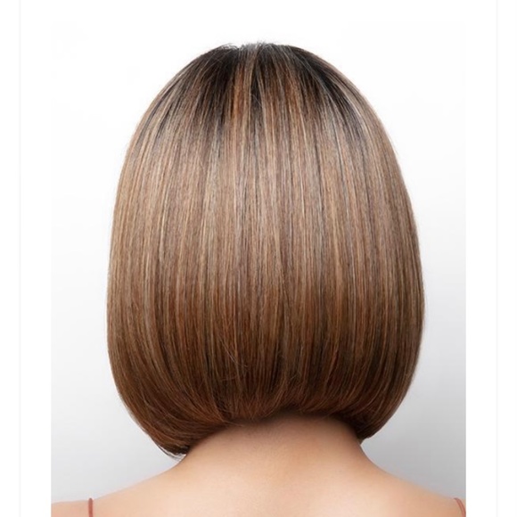 NWT Rene of Paris - Heat Friendly Synthetic Lace Front (mono part) Posh wig - Picture 3 of 10